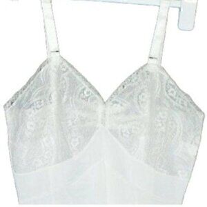 Val Mode Slip 34 White Embroidered Leaf Applique Lace